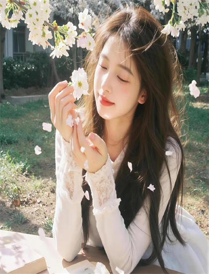 免费观看：《残值2019》美学价值分析：艺术美感与审美特征探讨